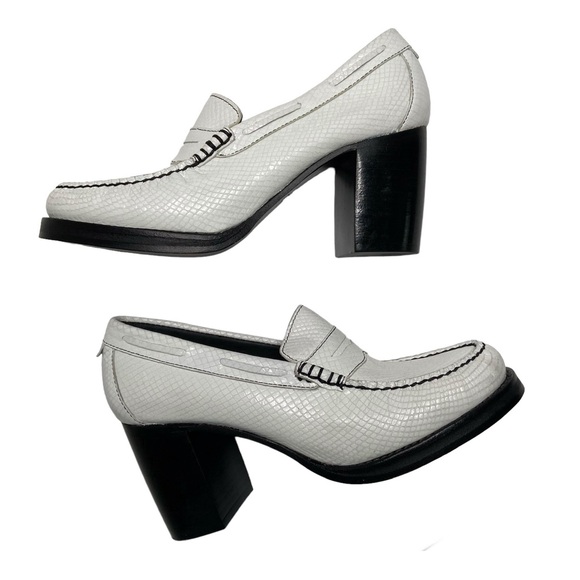 RE/DONE + WEEJUNS The Winsome Heel Loafer in White Textured Leather - Picture 2 of 16